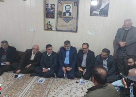 دیدار استاندار و مدیرکل بنیاد شهید مازندران با خانواده شهید عظیمی