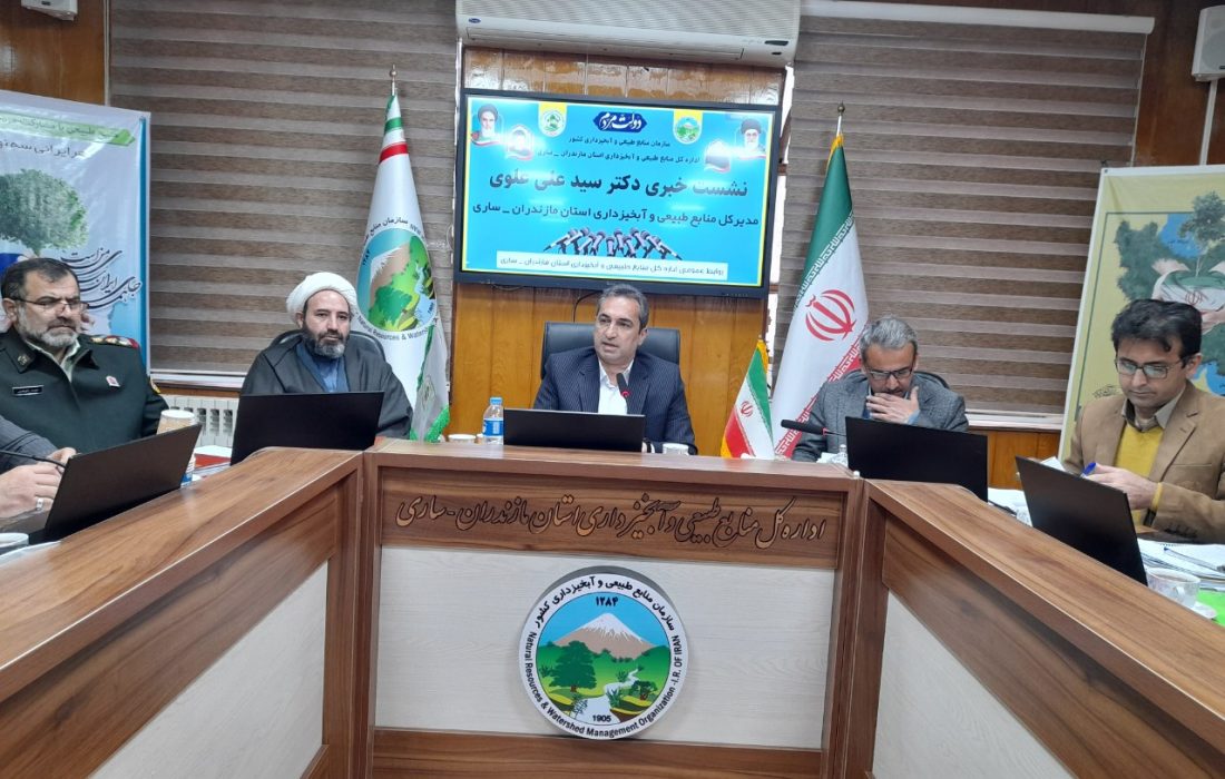 کشف ۳۰۰ تن چوب قاچاق از ۳ باند سازمانیافته/۵۷۷ هکتار از اراضی ملی رفع تصرف شد